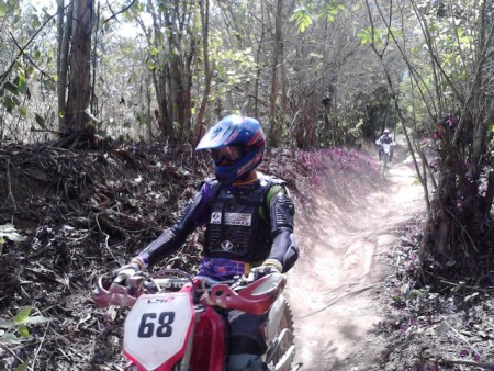 Aldeia, a caminho do Café da manhã.( Lico )